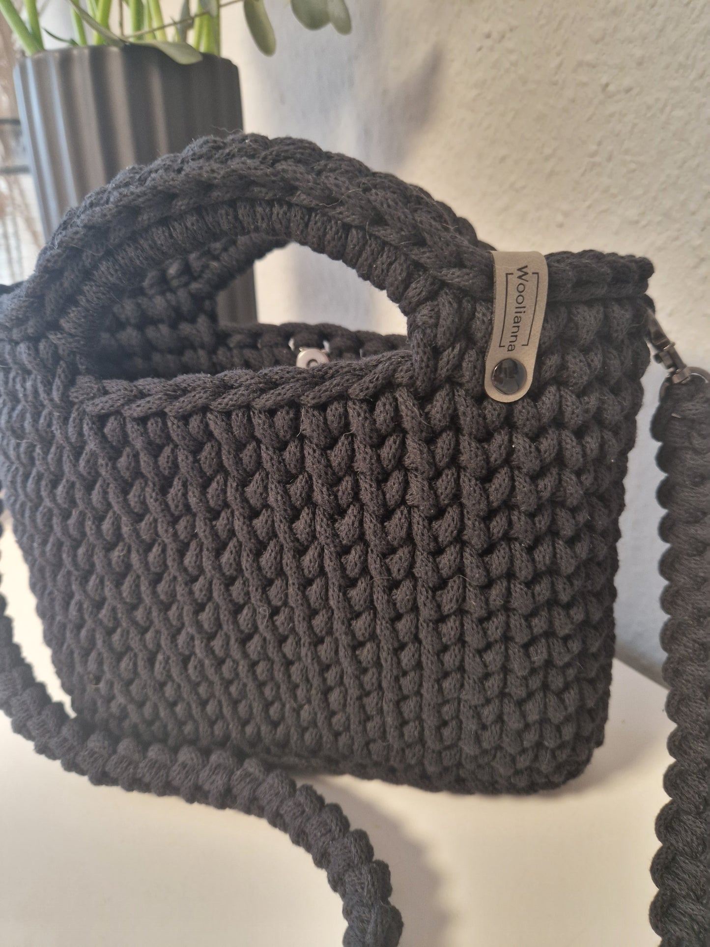 Crossbody Bag • Handtasche
