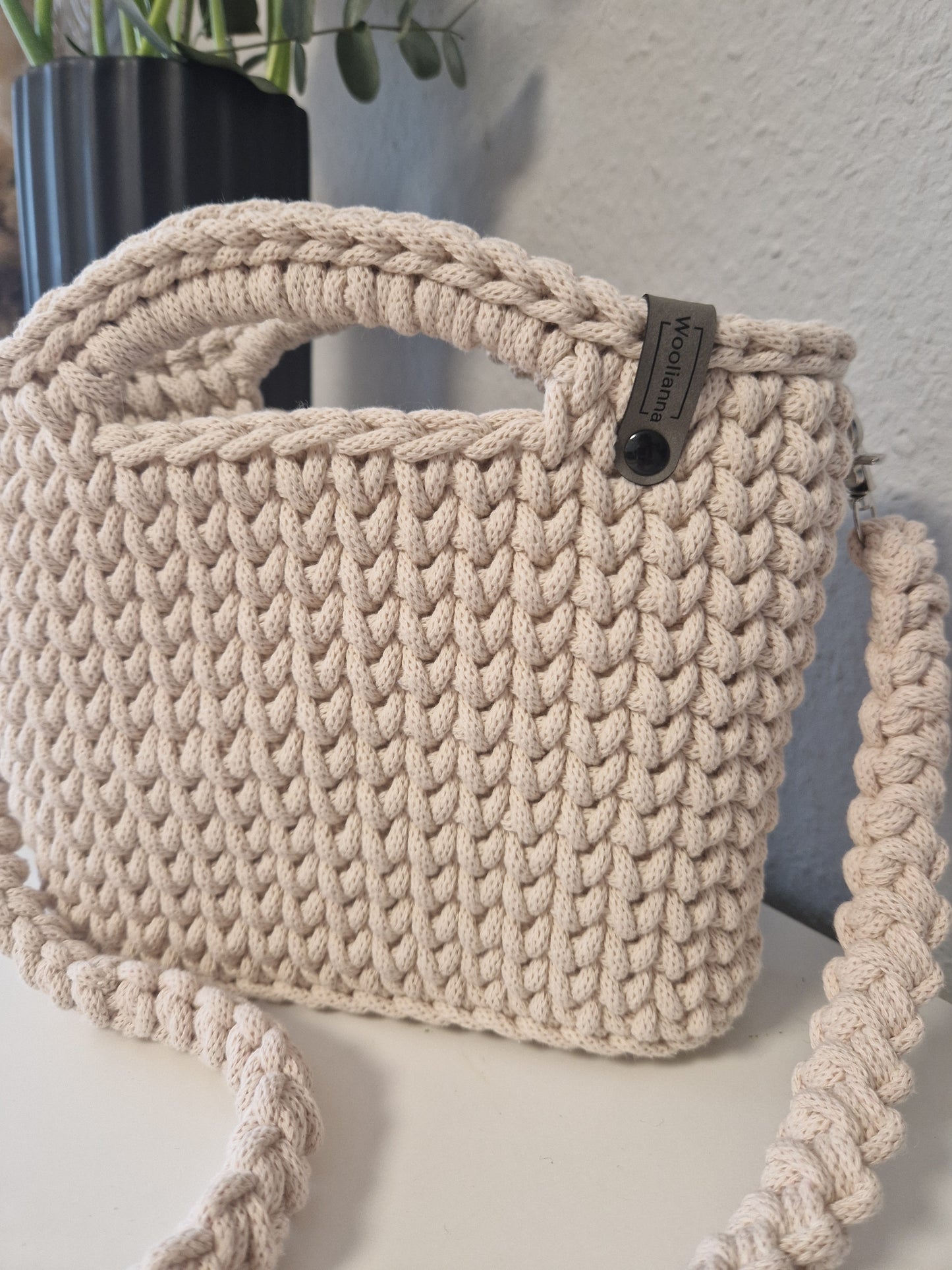 Crossbody Bag • Handtasche