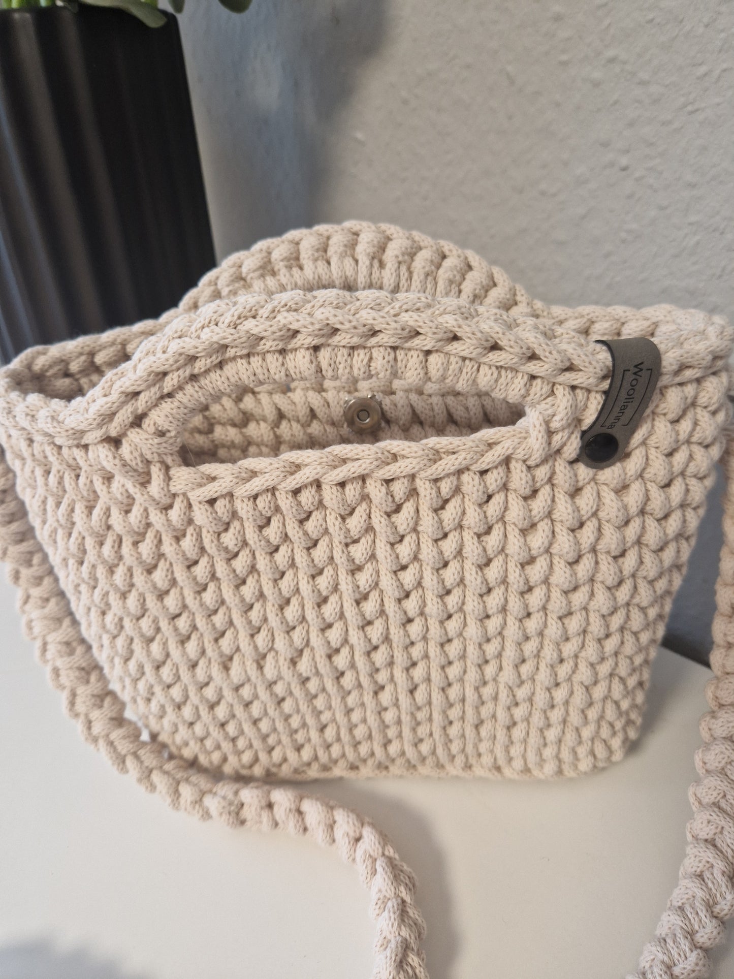 Crossbody Bag • Handtasche
